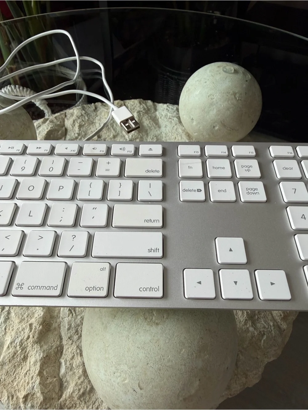 Apple A1243 USB Wired Aluminum Keyboard with Numeric Keypad for Mac
